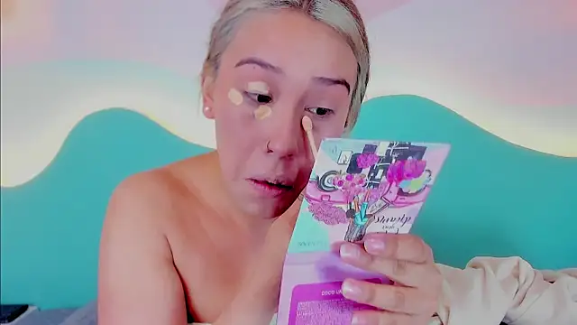 Lannajansen online show from October 31, 12:02 pm