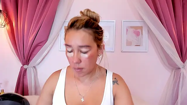 Lannajansen online show from May 9, 1:36 pm