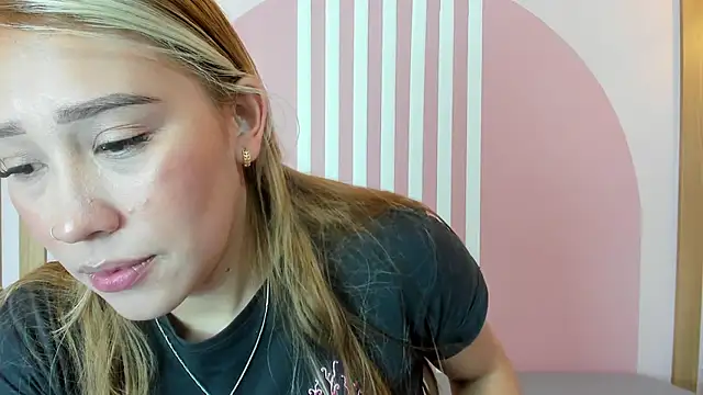 Lannajansen online show from April 4, 3:18 pm