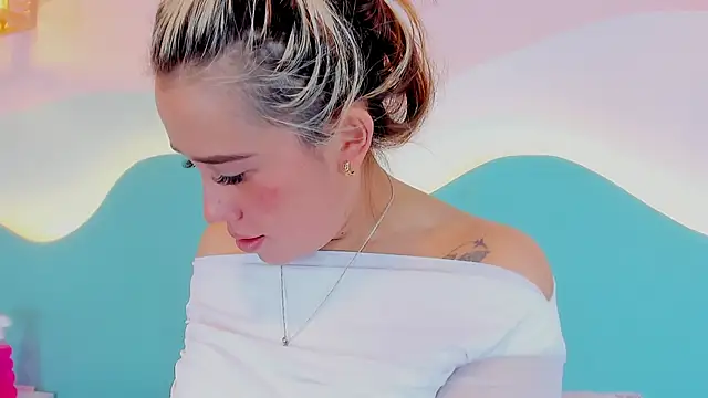 Lannajansen online show from February 14, 1:11 pm