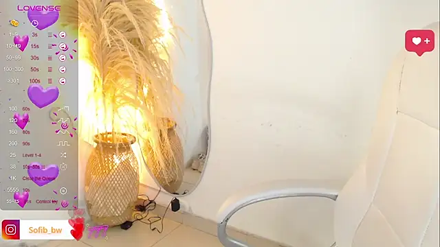 Snapshot of Sofi_BBW chatting on February 18, 12:45 pm Sofi BBW online show from February 18, 12:45 pm