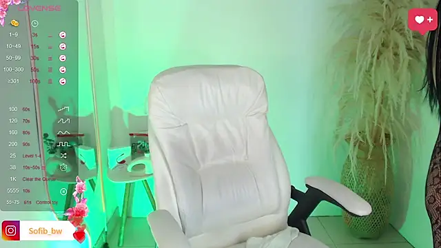 Snapshot of Sofi_BBW chatting on January 9, 12:45 pm Sofi BBW online show from January 9, 12:45 pm