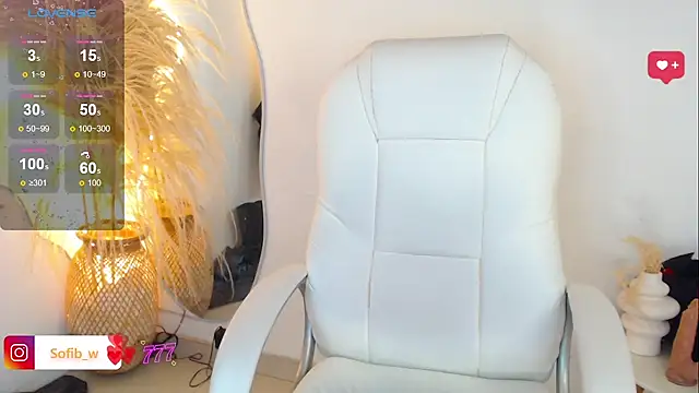 Snapshot of Sofi_BBW chatting on April 30, 12:45 pm Sofi BBW online show from April 30, 12:45 pm
