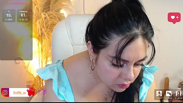 Snapshot of Sofi_BBW chatting on June 16, 12:49 pm Sofi BBW online show from June 16, 12:49 pm