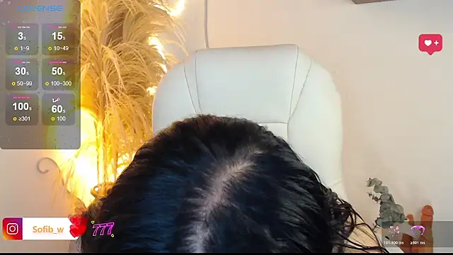 Snapshot of Sofi_BBW chatting on June 11, 12:46 pm Sofi BBW online show from June 11, 12:46 pm