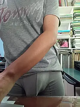 Snapshot of Andre16c chatting on July 21, 4:19 pm Andre16c online show from July 21, 4:19 pm