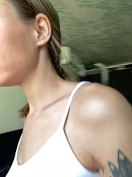 White Lu online show from March 14, 2:17 am