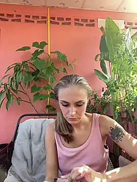 White Lu online show from April 19, 2:12 am