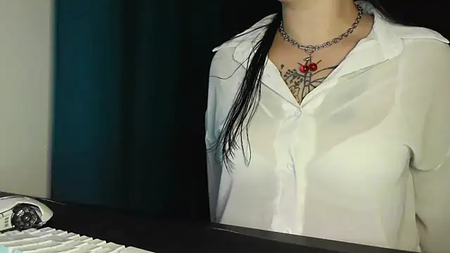 bunnyfox420 online show from November 18, 7:28 pm