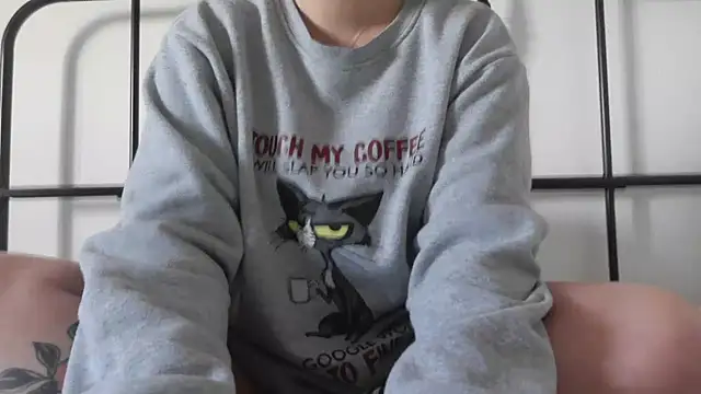 bunnyfox420 online show from April 12, 6:44 pm