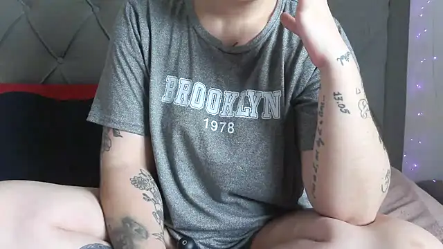 bunnyfox420 online show from April 20, 3:02 pm