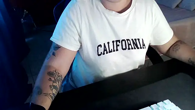 bunnyfox420 online show from September 16, 3:35 pm