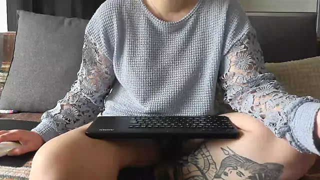 bunnyfox420 online show from March 14, 4:24 pm