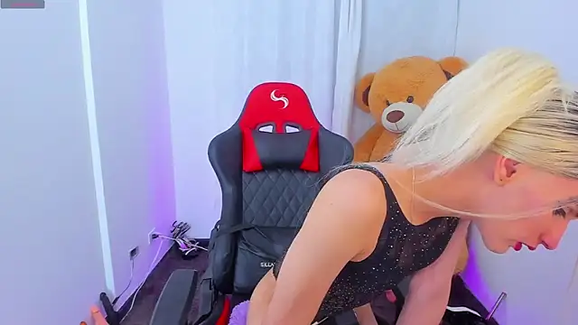 Sexy valgirl online show from April 30, 3:02 am