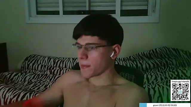 Snapshot of vitorsafado19 chatting on October 22, 1:27 am vitorsafado19 online show from October 22, 1:27 am