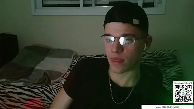 Snapshot of vitorsafado19 chatting on November 1, 4:08 am vitorsafado19 online show from November 1, 4:08 am