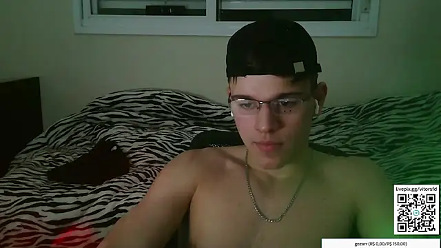 Snapshot of vitorsafado19 chatting on November 3, 2:28 am vitorsafado19 online show from November 3, 2:28 am