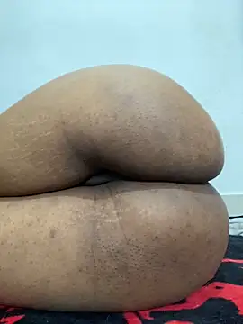 Charlotte bronxxx online show from February 11, 8:20 pm