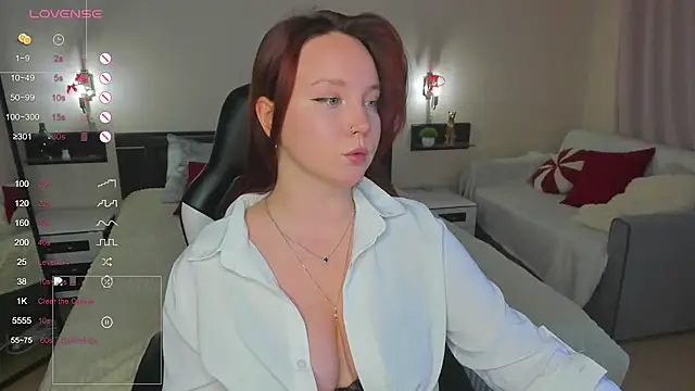 Snapshot of maya_suun chatting on June 25, 1:14 am maya suun online show from June 25, 1:14 am