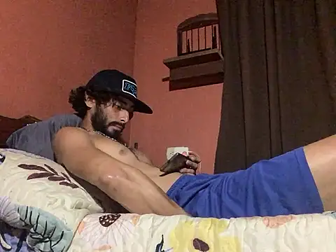 Snapshot of Nooneisthis chatting on March 1, 5:42 am Nooneisthis online show from March 1, 5:42 am