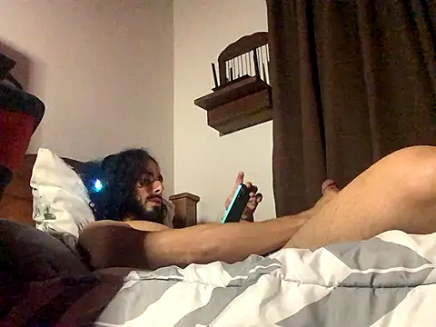 Nooneisthis online show from November 23, 8:02 am