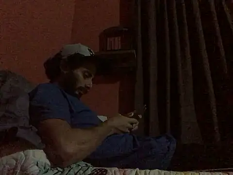 Snapshot of Nooneisthis chatting on March 3, 7:46 am Nooneisthis online show from March 3, 7:46 am