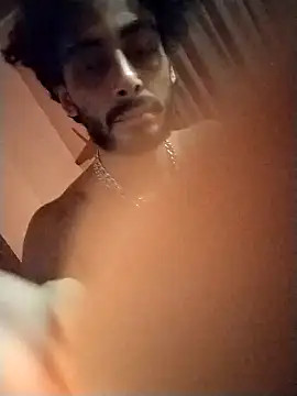 Snapshot of Nooneisthis chatting on February 2, 7:20 am Nooneisthis online show from February 2, 7:20 am