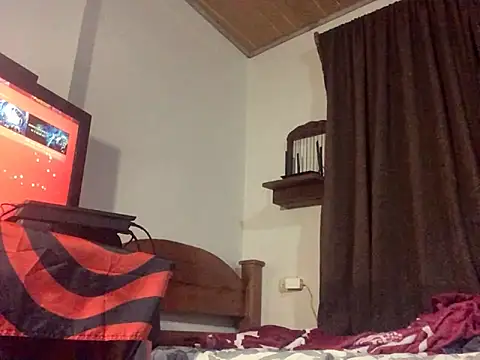 Nooneisthis online show from February 6, 7:15 am