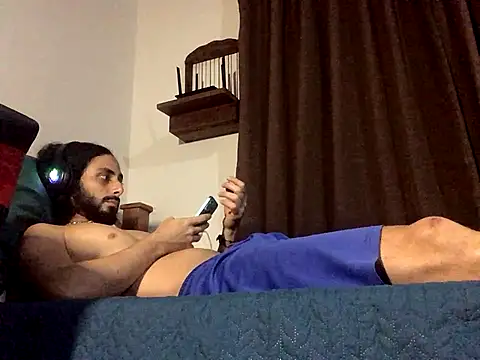 Snapshot of Nooneisthis chatting on October 31, 4:53 am Nooneisthis online show from October 31, 4:53 am