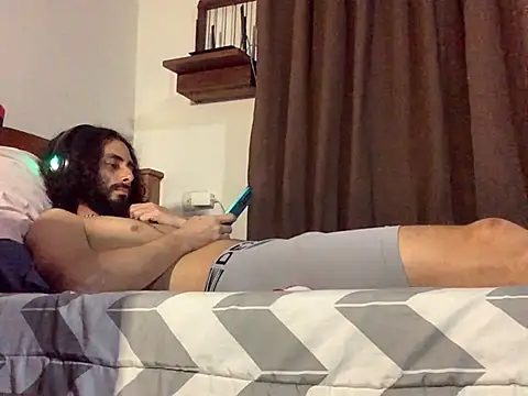 Nooneisthis online show from January 11, 6:31 am