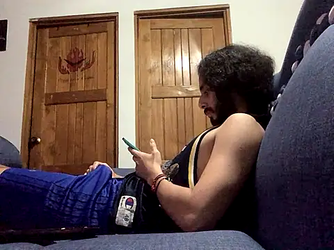 Snapshot of Nooneisthis chatting on October 5, 2:13 am Nooneisthis online show from October 5, 2:13 am