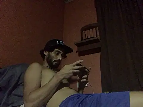 Snapshot of Nooneisthis chatting on February 19, 5:38 am Nooneisthis online show from February 19, 5:38 am