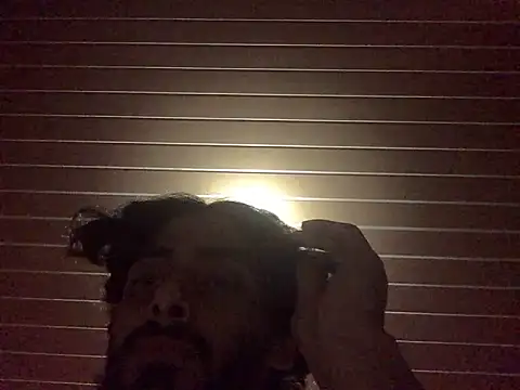 Snapshot of Nooneisthis chatting on February 5, 7:39 am Nooneisthis online show from February 5, 7:39 am