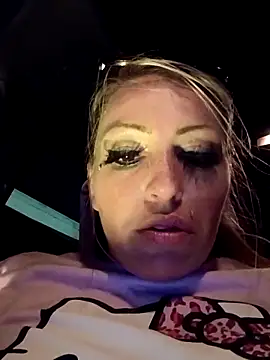 barbieinbondage7 online show from March 12, 3:01 am