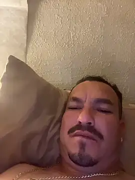 Snapshot of paullliliu chatting on December 23, 10:25 am paullliliu online show from December 23, 10:25 am