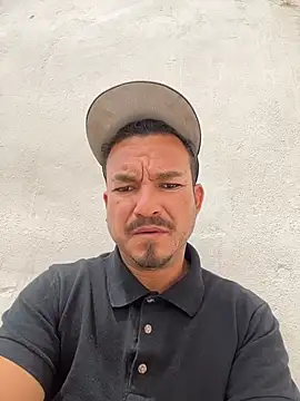 paullliliu online show from April 26, 8:06 pm