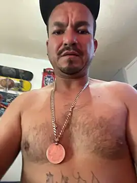 Snapshot of paullliliu chatting on February 27, 11:04 pm paullliliu online show from February 27, 11:04 pm