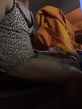 Snapshot of paullliliu chatting on February 5, 6:31 am paullliliu online show from February 5, 6:31 am