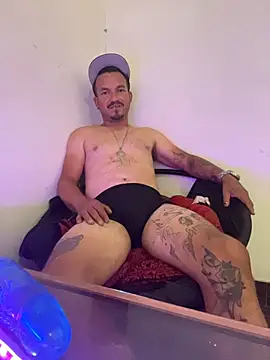 paullliliu online show from July 19, 9:33 pm