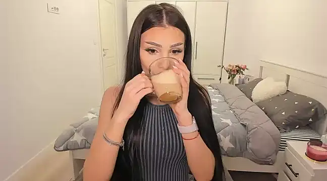 Snapshot of HelenShawn chatting on March 12, 9:13 pm HelenShawn online show from March 12, 9:13 pm