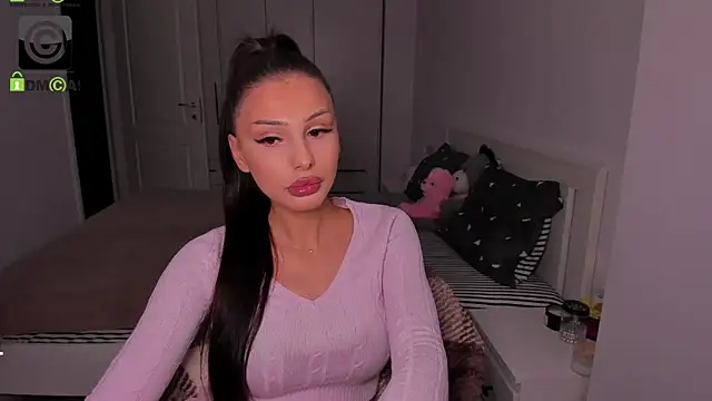 Snapshot of HelenShawn chatting on October 10, 8:20 pm HelenShawn online show from October 10, 8:20 pm