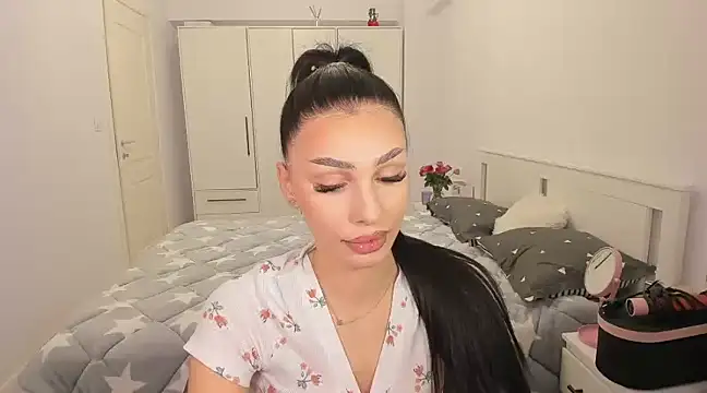 Snapshot of HelenShawn chatting on March 3, 9:37 pm HelenShawn online show from March 3, 9:37 pm