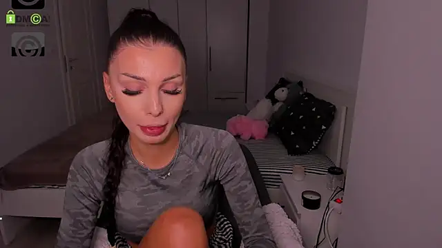 Snapshot of HelenShawn chatting on September 24, 7:20 pm HelenShawn online show from September 24, 7:20 pm