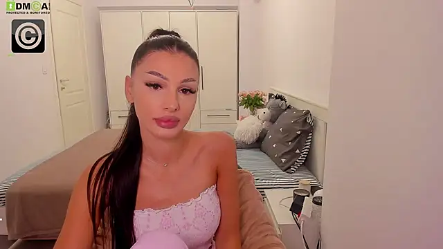 Snapshot of HelenShawn chatting on September 19, 3:32 am HelenShawn online show from September 19, 3:32 am