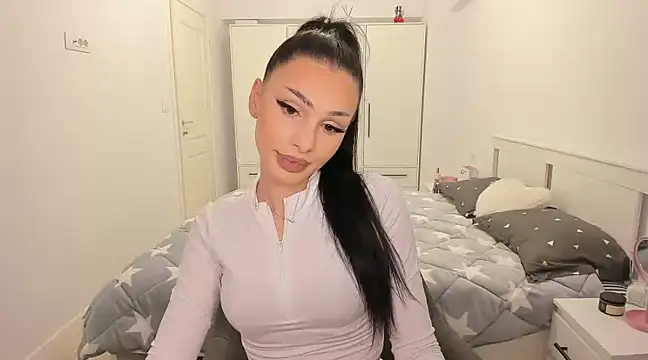 Snapshot of HelenShawn chatting on March 13, 8:43 pm HelenShawn online show from March 13, 8:43 pm