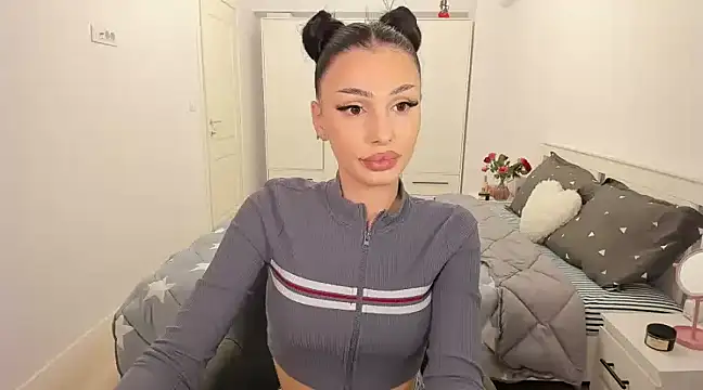 Snapshot of HelenShawn chatting on March 14, 9:32 pm HelenShawn online show from March 14, 9:32 pm