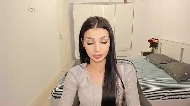 Snapshot of HelenShawn chatting on February 18, 10:14 pm HelenShawn online show from February 18, 10:14 pm