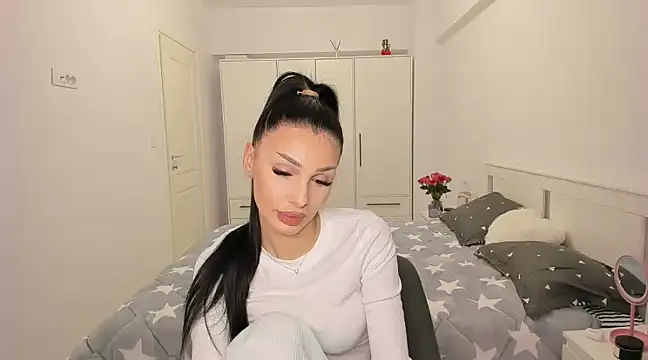 Snapshot of HelenShawn chatting on March 2, 7:41 pm HelenShawn online show from March 2, 7:41 pm