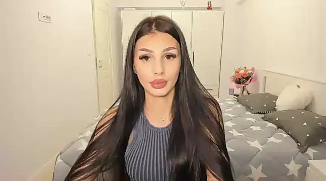 Snapshot of HelenShawn chatting on February 25, 12:25 am HelenShawn online show from February 25, 12:25 am