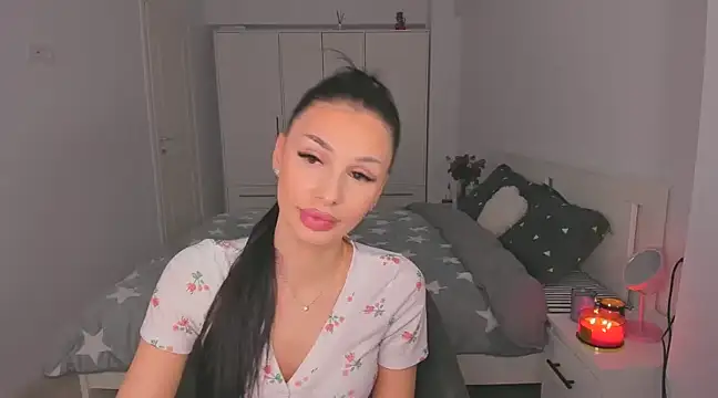 Snapshot of HelenShawn chatting on March 23, 2:04 am HelenShawn online show from March 23, 2:04 am